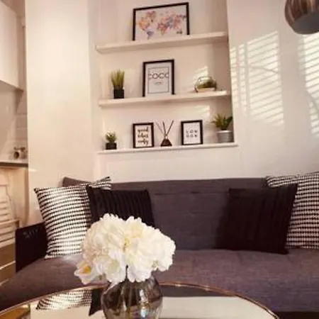 Modern 1 Bed Flat In Hackney With Parking Apartment London Exterior photo