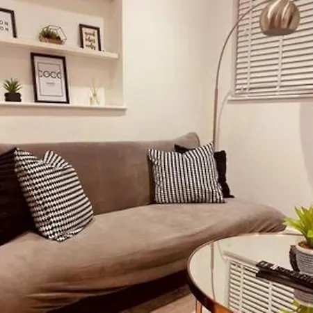 Modern 1 Bed Flat In Hackney With Parking Apartment London Exterior photo