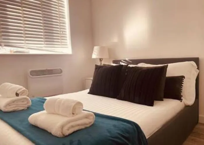 Modern 1 Bed Flat In Hackney With Parking